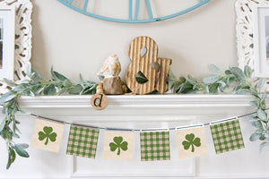 Magnetic Banner Insert: Shamrocks and Plaid on Faux Burlap (St. Patrick/Spring) | Magnetic Banner INSERTS ONLY