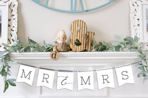 Magnetic Banner Insert: Mr and Mrs with Pennant Edge (Wedding/Bridal) | Magnetic Banner INSERTS ONLY